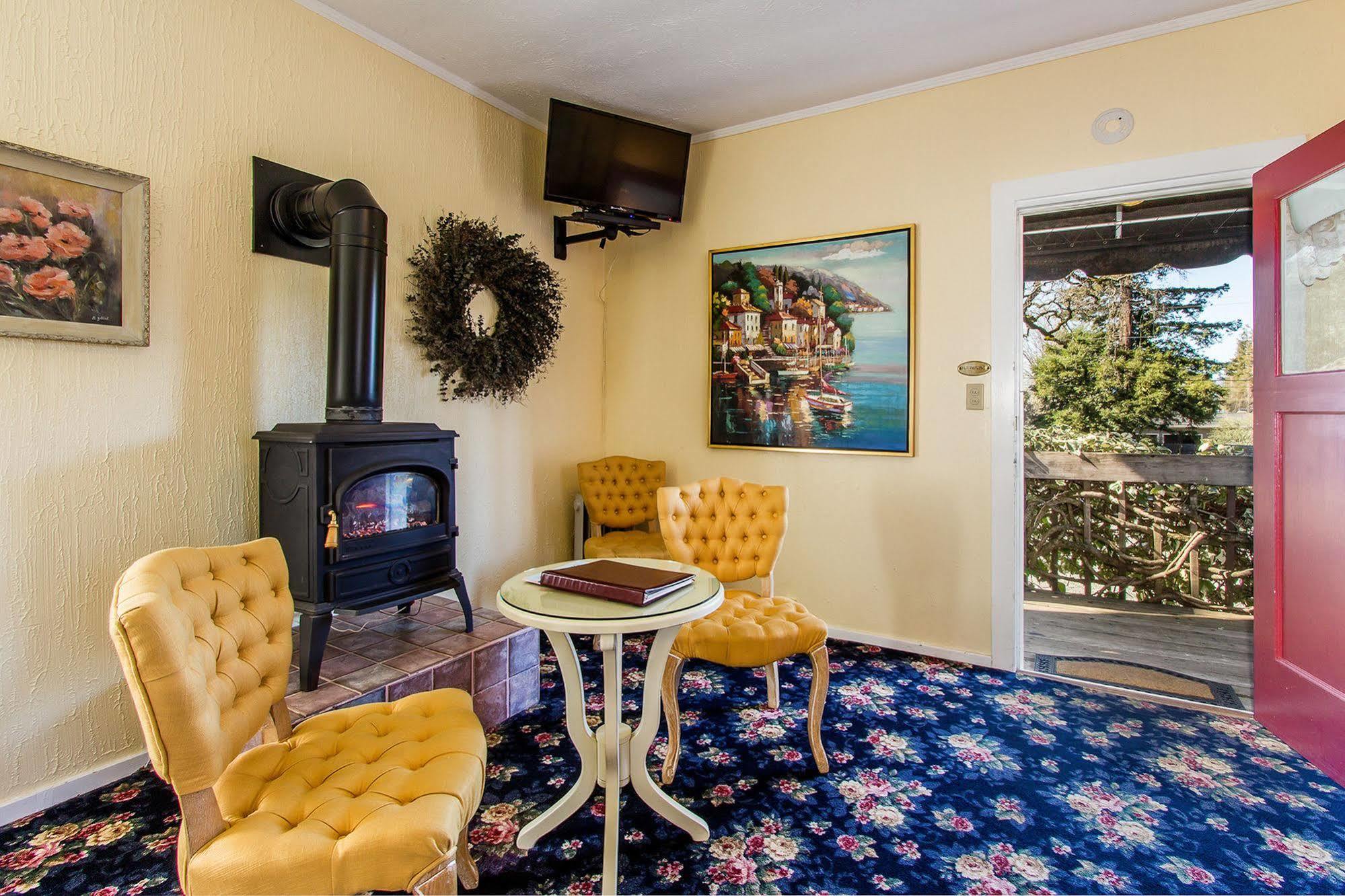 Shady Oaks Country Inn เซนต์เฮเลนา ภายนอก รูปภาพ
