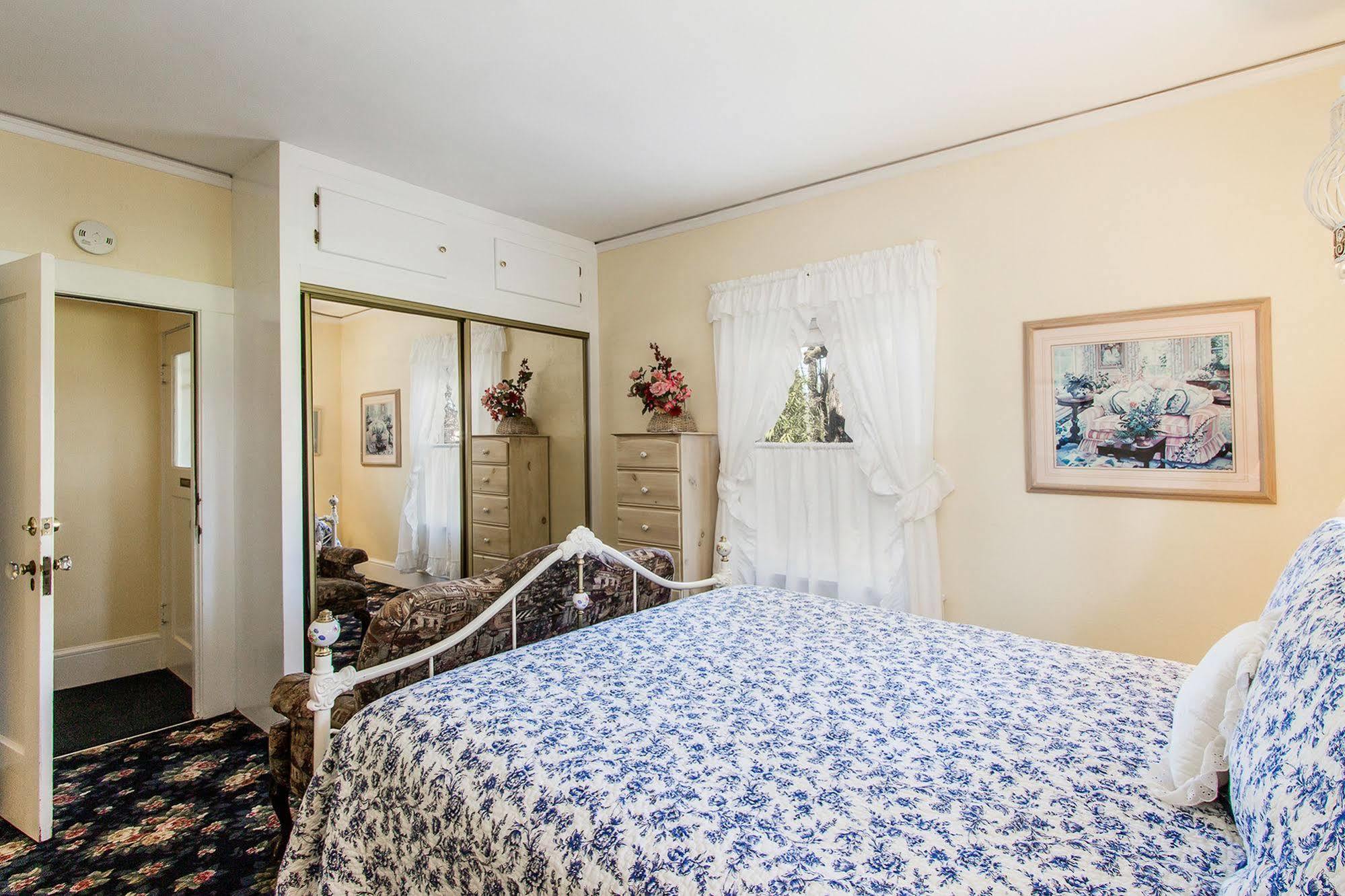 Shady Oaks Country Inn เซนต์เฮเลนา ภายนอก รูปภาพ